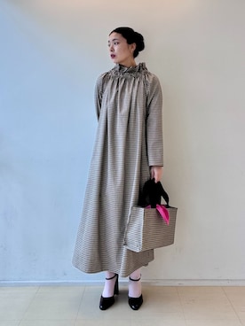 「IENA（イエナ）のTHE M ギャザーネックワンピース（ワンピース、ベージュ系）」を使った、tomoさん（レディース・165cm）の冬コーディネート