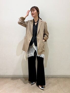 「LE TALON（ルタロン）の《追加》4.5cmポインテッドストラップミュール（パンプス、シルバー系）」を使った、nozomiさん（レディース・165cm）の冬コーディネート