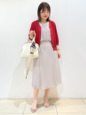 「アイテム（長傘、ベージュ系）」を使った、reoさん（レディース・157cm）の春コーディネート