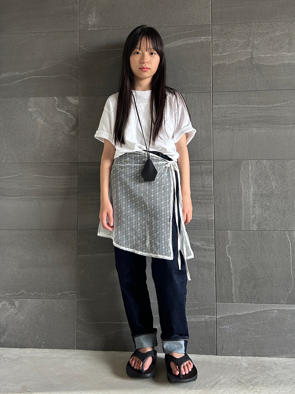 CONP 24SS レーススカートとデニムパンツ デニムパンツを使った「レーススカート」の人気ファッション