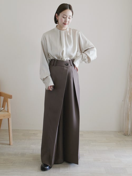 STUDIOUS/ステュディオス】Asymmetric Tucked Flare Trousers/アシンメ