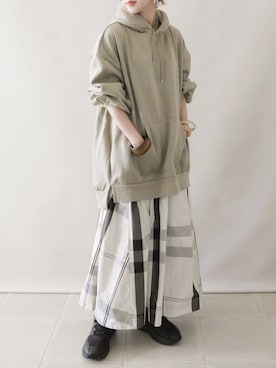 「classicalelf（クラシカルエルフ）のアイテム（パーカー）」を使った、陽さん（レディース・156cm）の秋コーディネート