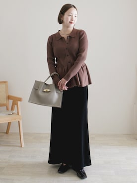 「アイテム（バレエシューズ）」を使った、陽さん（レディース・156cm）の秋コーディネート