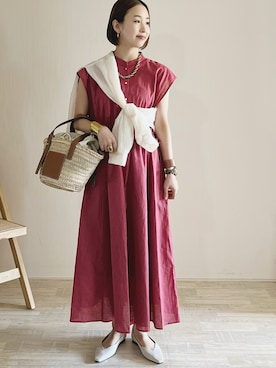 「LOEWE」｜「アイテム（アナログ腕時計）」を使った、陽さん（レディース・156cm）の春コーディネート