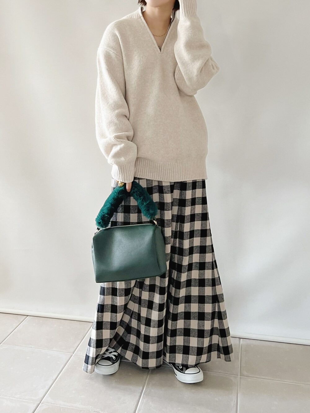 「UNIQLO、しまむら、プチプラ、プチプラコーデ、ハーフジップ、ベージュ、マーメイドスカート、チェック、秋コーデ、ビッグシルエット、ハーフジップニット、グリーン」｜「UNIQLOのアイテム（トップス、ベージュ系）」を使った、陽さん（レディース・156cm）の秋コーディネートの1枚目の写真