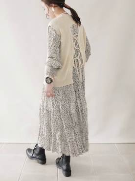 「ベスト×ワンピース」｜「アイテム（腕時計）」を使った、陽さん（レディース・156cm）の秋コーディネート