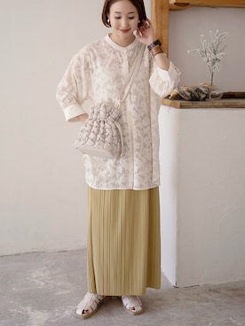 「巾着バッグ」｜「アイテム（アナログ腕時計）」を使った、陽さん（レディース・156cm）の夏コーディネート