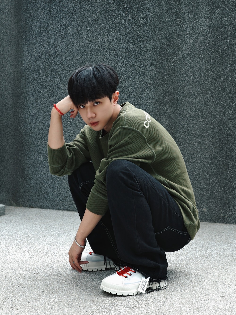 「ootd」｜「CDGのアイテム（トップス、グリーン系）」を使った、Haochanghxxさん（メンズ・165cm）の春コーディネートの1枚目の写真