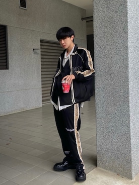 「GIVENCHY（ジバンシイ）のアイテム（シューズ）」を使った、Haochanghxxさん（メンズ・165cm）の冬コーディネート