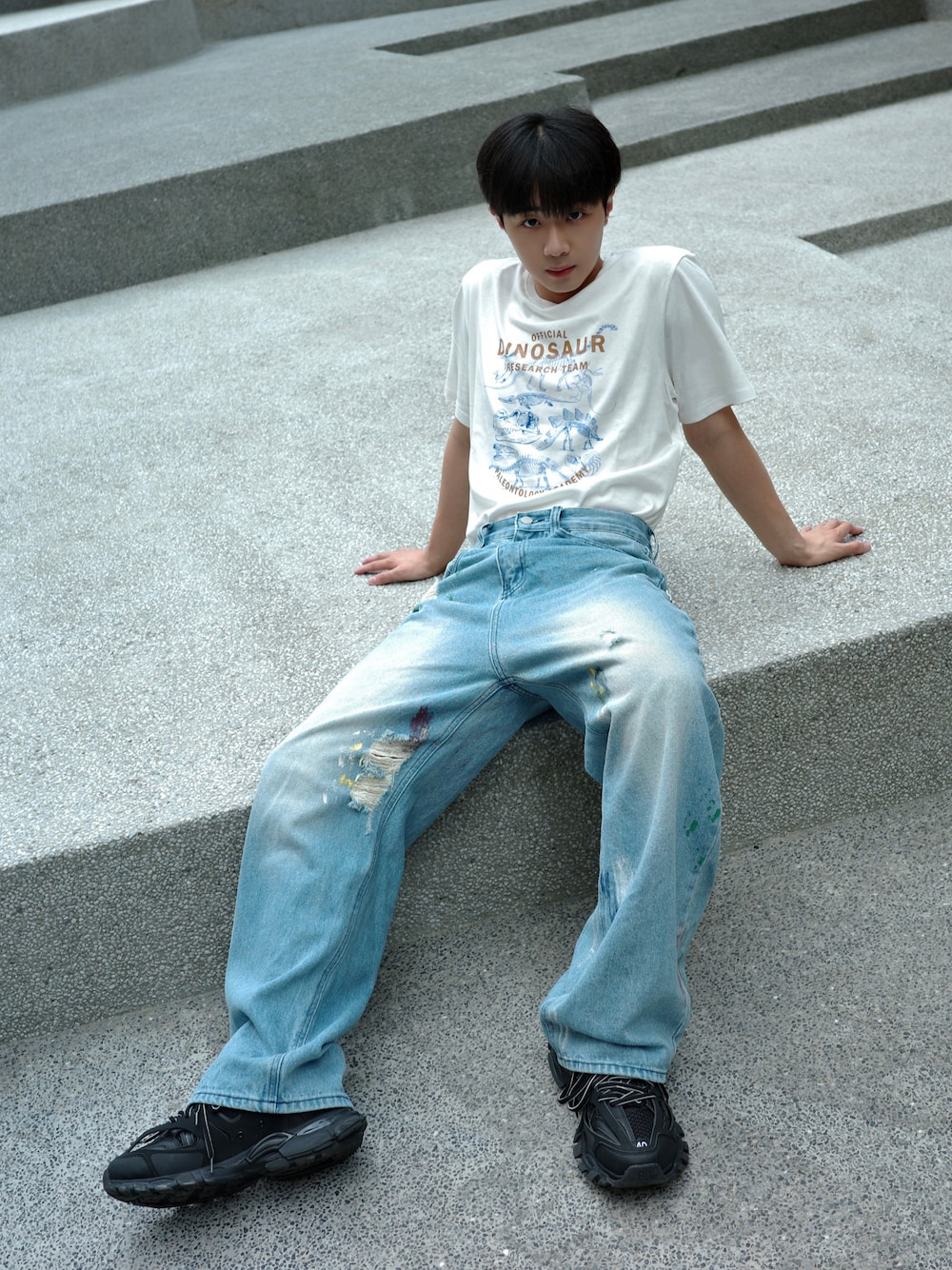 「ootd」｜「BALENCIAGAのアイテム（シューズ、ブラック系）」を使った、Haochanghxxさん（メンズ・165cm）の春コーディネートの1枚目の写真