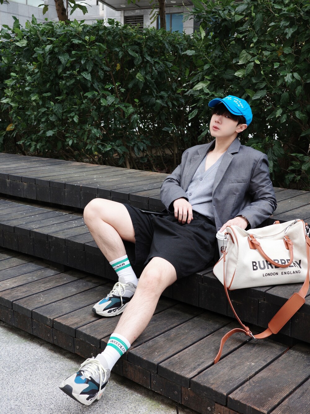 「ootd」｜「BURBERRYのアイテム（バッグ、ベージュ系）」を使った、Haochanghxxさん（メンズ・165cm）の春コーディネートの1枚目の写真