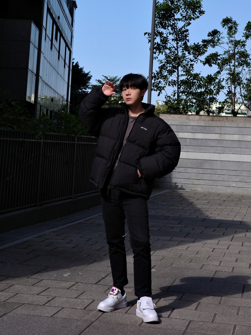 「ootd」｜「PEACEMINUSONEのアイテム（シューズ、ホワイト系）」を使った、Haochanghxxさん（メンズ・165cm）の冬コーディネートの1枚目の写真