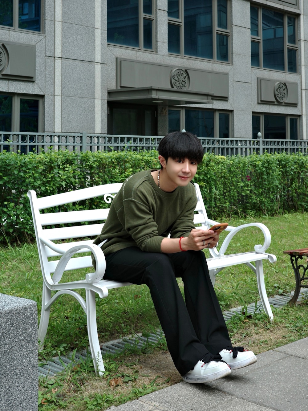「ootd」｜「CDGのアイテム（トップス、グリーン系）」を使った、Haochanghxxさん（メンズ・165cm）の春コーディネートの1枚目の写真