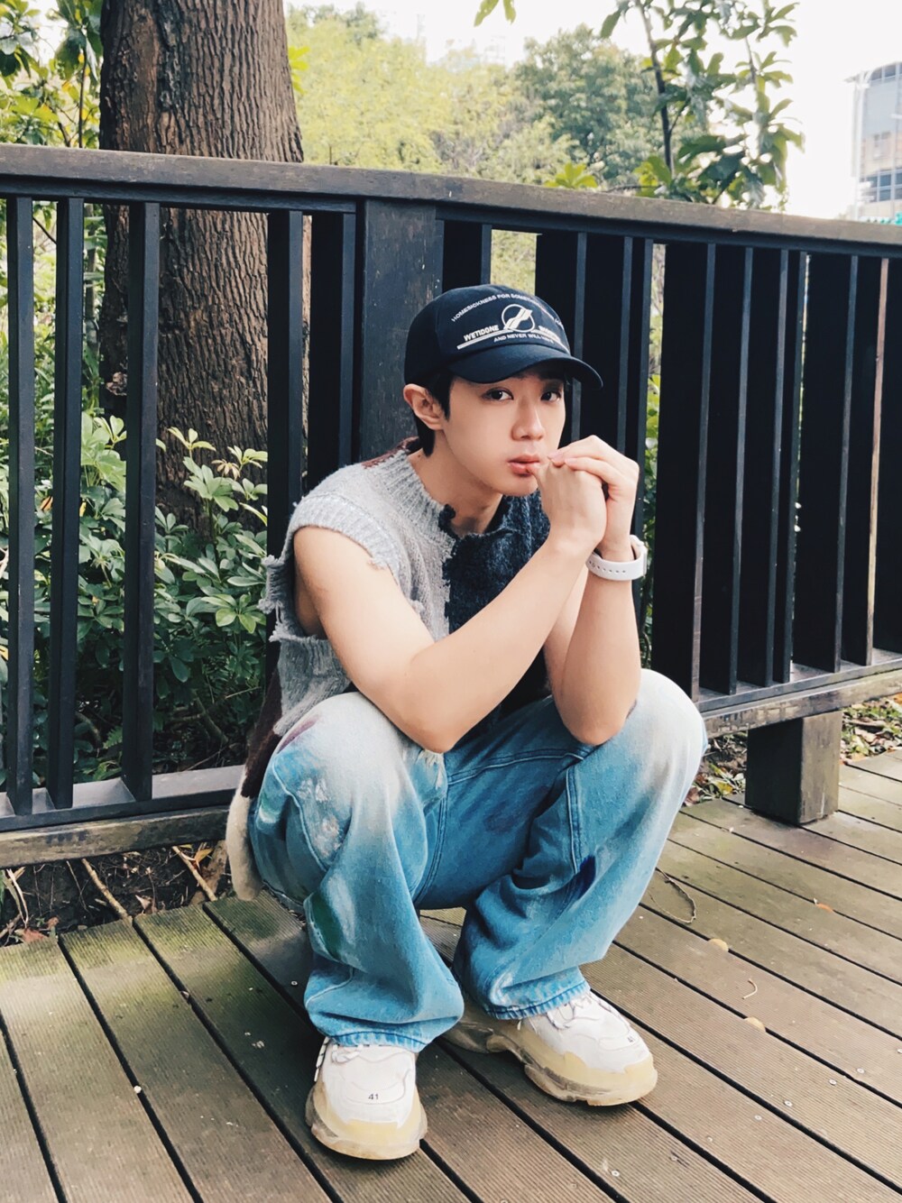 「ootd」｜「WE11DONEのアイテム（帽子、ブラック系）」を使った、Haochanghxxさん（メンズ・165cm）の冬コーディネートの1枚目の写真