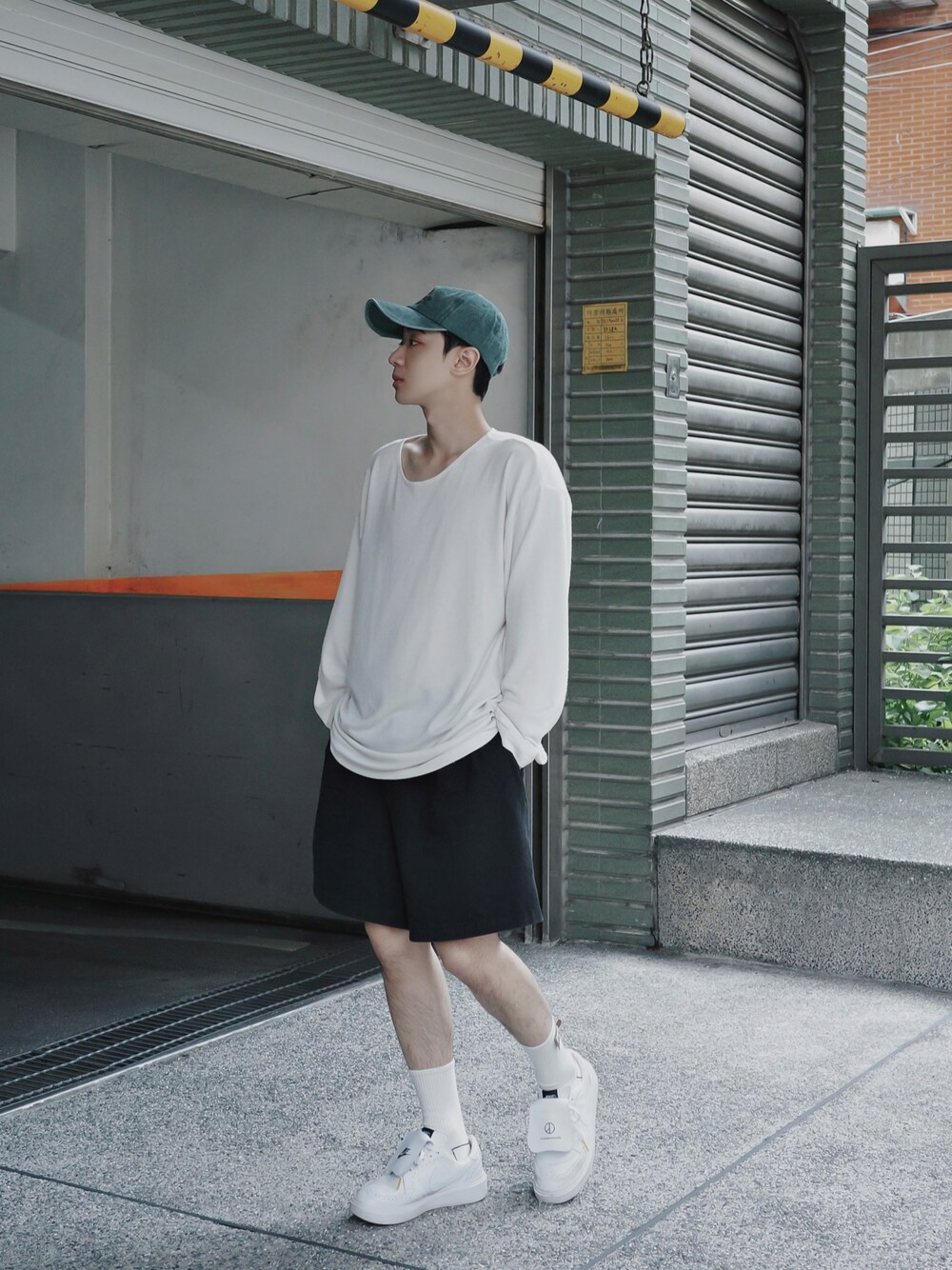 「ootd」｜「PEACEMINUSONEのアイテム（シューズ、ホワイト系）」を使った、Haochanghxxさん（メンズ・165cm）の春コーディネートの1枚目の写真