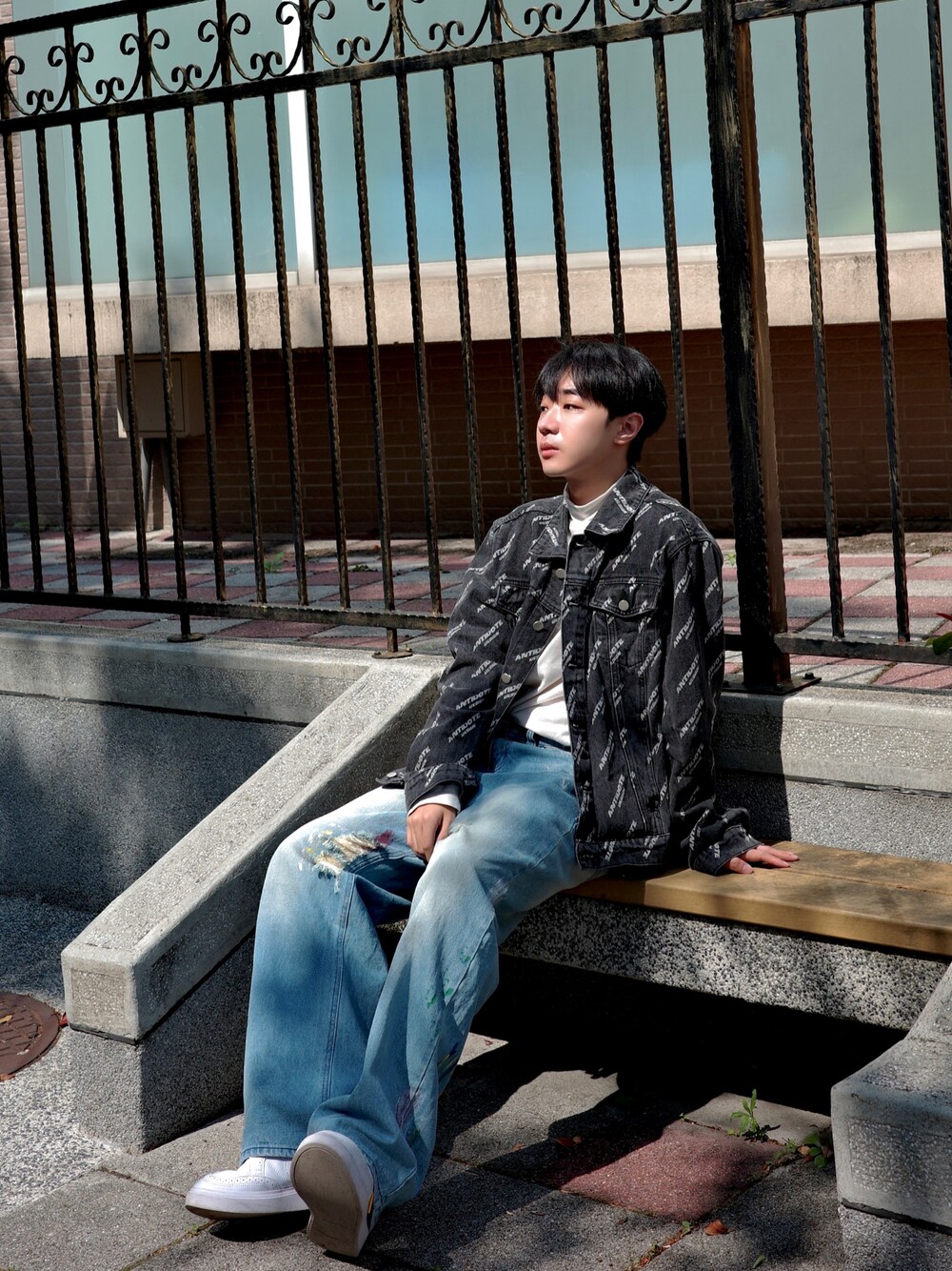 「ootd」｜「PEACEMINUSONEのアイテム（シューズ、ホワイト系）」を使った、Haochanghxxさん（メンズ・165cm）の春コーディネートの1枚目の写真