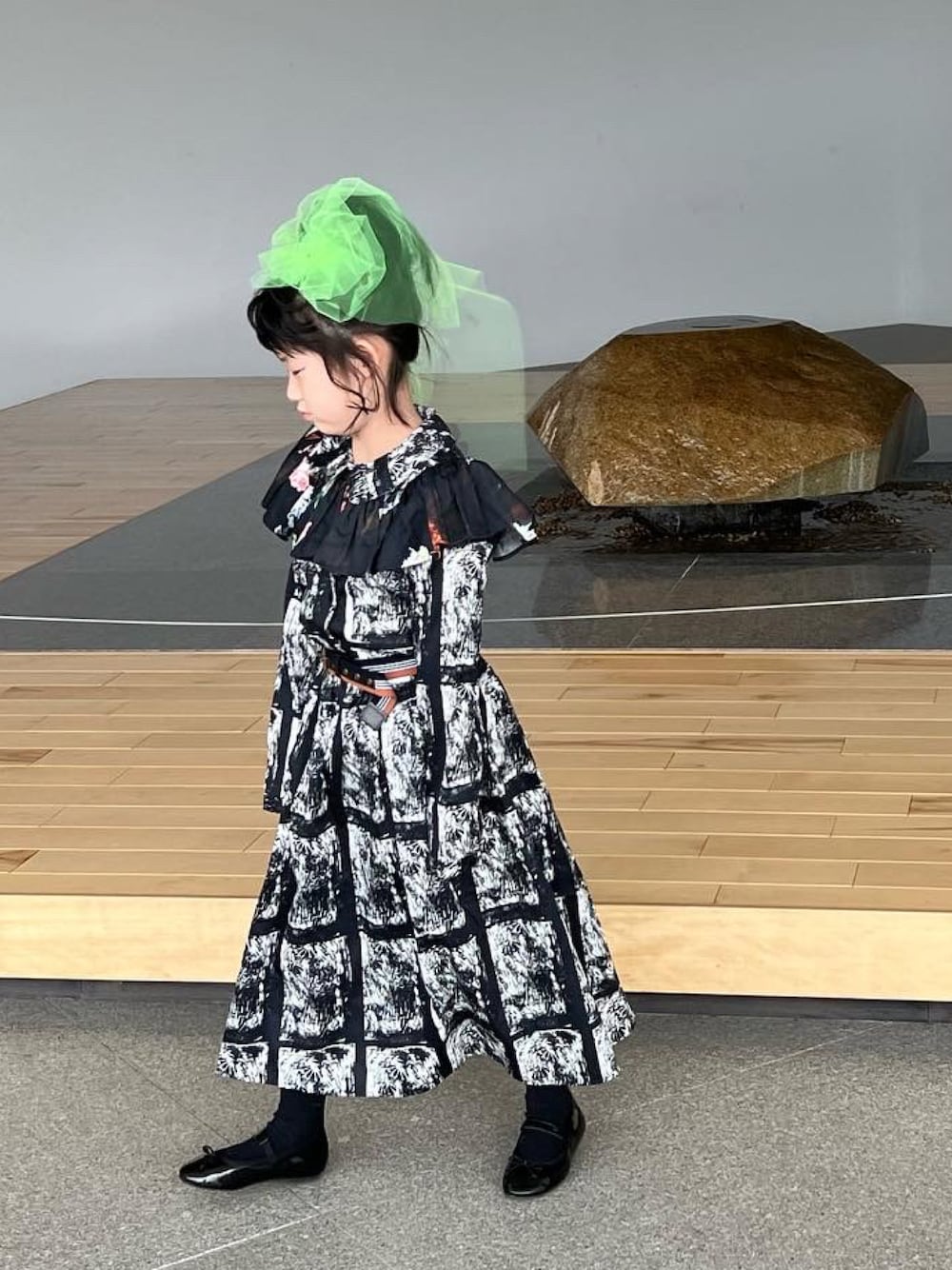 「ひさびさの投稿、フリマ、シック、モダン、ウルフアンドリタ、paypay、WEARフリマに出品中、paypayフリマ」｜「WOLF&RITAのアイテム（スカート、ブラック系）」を使った、coco♩¨̮⑅*さん（キッズ・120cm）の夏コーディネートの1枚目の写真