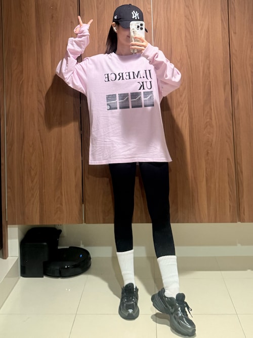 「NIKE（ナイキ）のNIKE WMNS V2K RUN FD0736-001（スニーカー）」を使った、前田希美さん（レディース・159cm）の春コーディネート