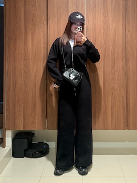 「GU（ジーユー）のアイテム（スウェットパンツ、ブラック系）」を使った、前田希美さん（レディース・159cm）の春コーディネート
