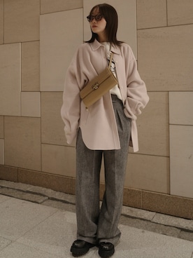 「アイテム（ローファー）」を使った、前田希美さん（レディース・159cm）の秋コーディネート