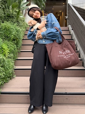 「アイテム（デニムジャケット）」を使った、前田希美さん（レディース・159cm）の秋コーディネート