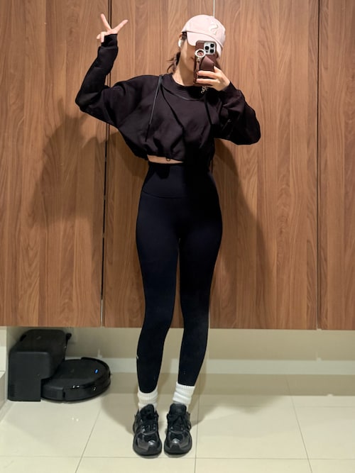 「HYSSHOP（エイチワイエスショップ）のレディース 長袖クロップド丈ドローコードヨガウェアピラティストップス（その他トップス）」を使った、前田希美さん（レディース・159cm）の春コーディネート