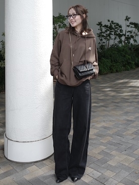 「アイテム（パーカー）」を使った、前田希美さん（レディース・158cm）の秋コーディネート