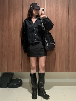 「ATTISESSION(アティセッション)の<ATTISESSION>REPAIR ミニ スカート(スカート)」を使った、前田希美さん(レディース・159cm)の秋コーディネート