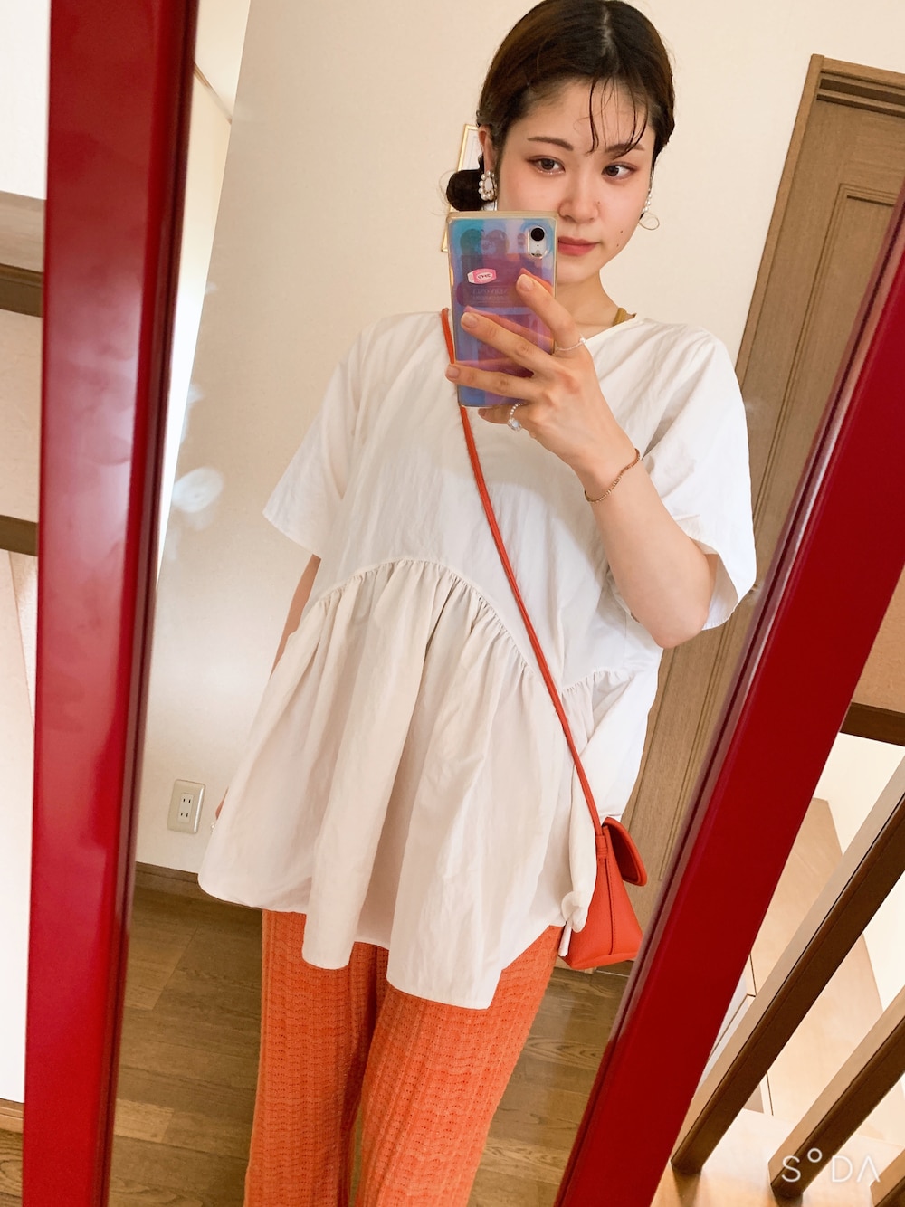 「夏コーデ、オレンジ、オレンジパンツ、フレアトップス」｜「JEANASISの12Ｇスカシジャガードラメフレアパンツ/942658（その他パンツ、オレンジ系）」を使った、chihonnuさん（レディース・154cm）の夏コーディネートの1枚目の写真