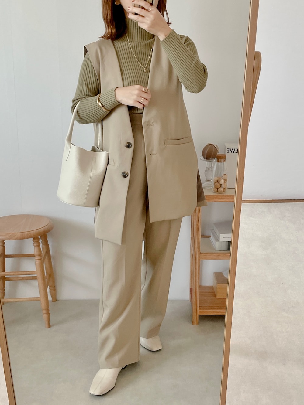 「だから秋服が好き、秋のコーデ、休日スタイル、シンプルコーデ、今日のコーデ、大人カジュアル、低身長、淡色コーデ、淡色女子」｜「RETRO GIRLのリブハイネックニット（ニット/セーター、グリーン系）」を使った、yumi.さん（レディース・151cm）の秋コーディネートの1枚目の写真