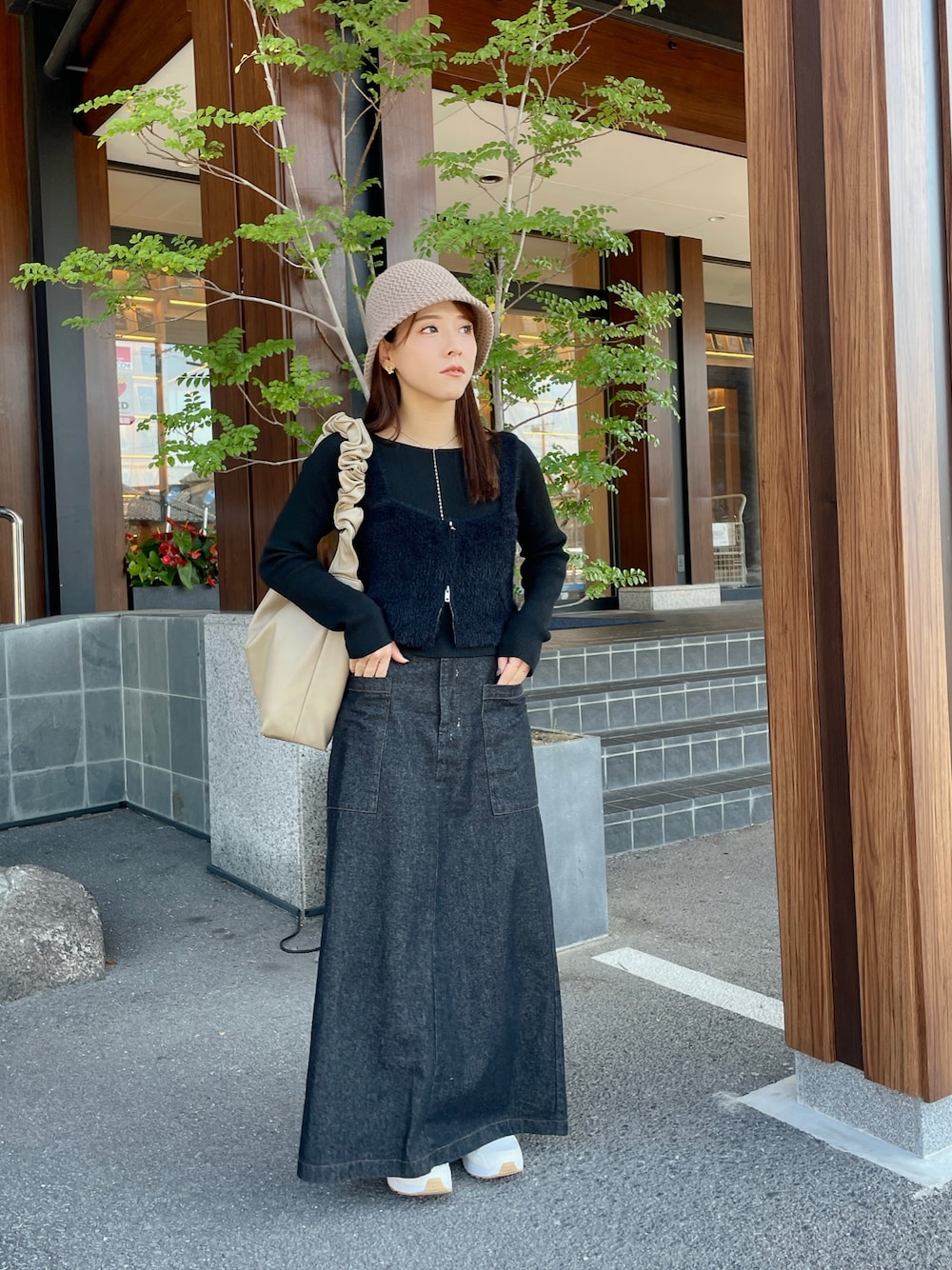 「ファッションを楽しもう、オトナカジュアル、カジュアルコーデ、大人女子、ブラック、talbyyumi、しまむら」｜「mysticの【4色展開】クルーリブニット（ニット/セーター、ブラック系）」を使った、yumi.さん（レディース・151cm）の秋コーディネートの1枚目の写真