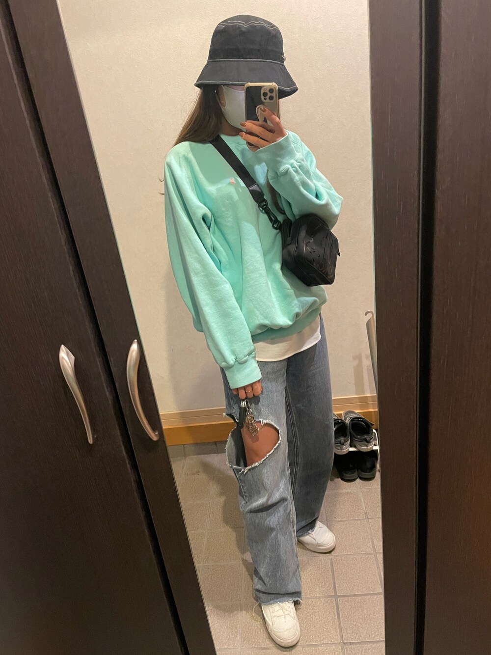 美品　MONCLER モンクレール　ウェストポーチ　ボディーポーチ MONCLERのボディバッグ/ウエストポーチを使った人気ファッション
