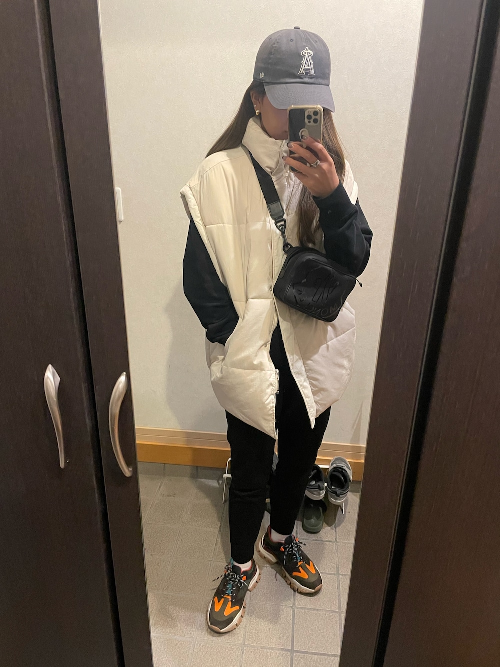 モンクレール ボディバッグ・ウエストポーチ カラフル MONCLERのボディバッグ/ウエストポーチを使った人気ファッション