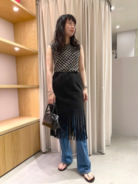 フェイクスエードフリンジスカートを使った人気ファッション