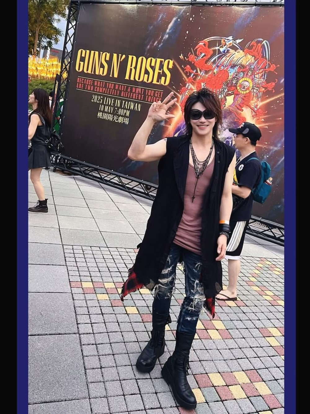 「ootd、GUNS N' ROSES、Taiwan、コート、コーデュロイ、coordinate、summer、FAGASSENT、KMRii、IF SIX WAS NINE」｜「gundaのgunda/ガンダ/JUNK HEAVEN Ⅹ Necklace（ネックレス、ブラック系）」を使った、Z ♠️☠️さん（メンズ・170cm）の夏コーディネートの1枚目の写真