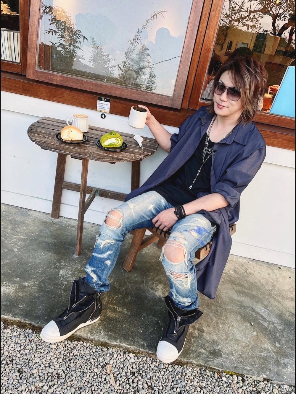 「ootd、街頭穿搭、coordinate、コーデュロイ、コーデュロイパンツ」｜「gundaのgunda/ガンダ/GENOM NK/A（ネックレス、シルバー系）」を使った、Z ♠️☠️さん（メンズ・170cm）の春コーディネートの1枚目の写真