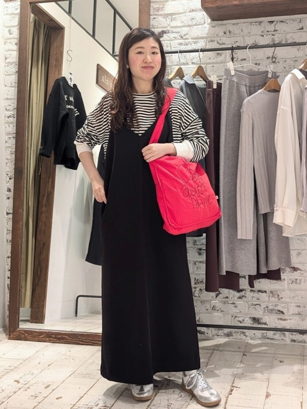 「お出かけコーデ、秋コーデ、ワンピース、ピュアルセシン、pualcecin、キャミワンピ、モノトーン、モノトーンコーデ、大人ナチュラル、ナチュラル、レイヤードスタイル、ボーダー」｜「PUAL CE CINの【＠noricorico102企画】ナローキャミワンピース（ワンピース、ブラック系）」を使った、masumoさん（レディース・155cm）の秋コーディネートの1枚目の写真