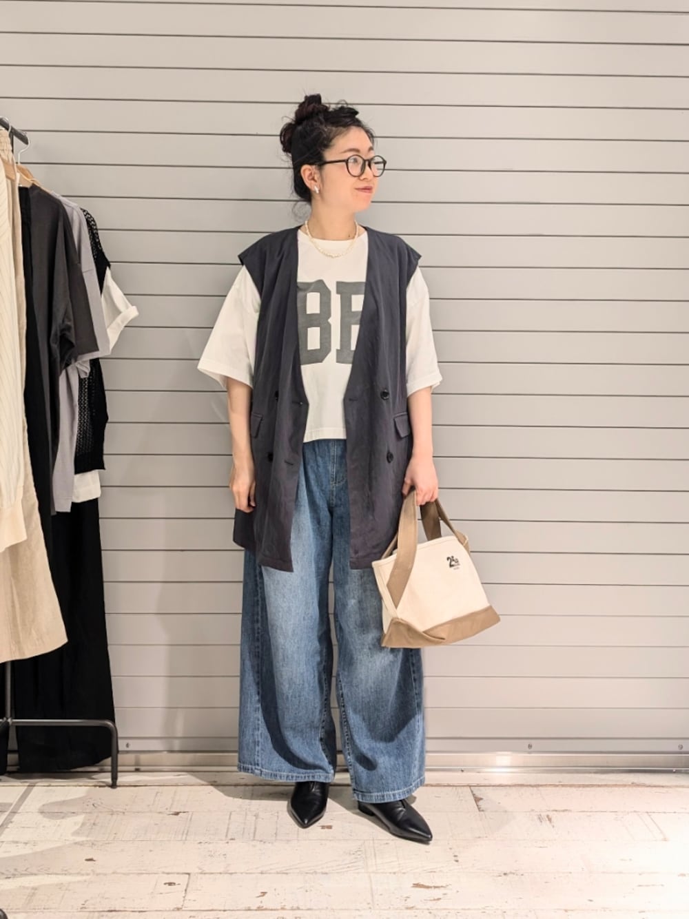25th】綿麻デニムイージーパンツを使った人気ファッション