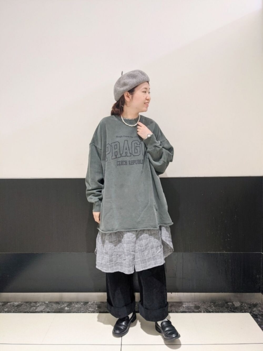 「だから秋服が好き、秋服、ゆったりコーデ、オトナ女子、オトナカジュアル、低身長、お洒落さんとつながりたい、カジュアル、UNIQLO、ピュアルセシン、pualcecin、カーキ、スエット、スエットコーデ」｜「UNIQLOのアイテム（ローファー、ブラウン系）」を使った、masumoさん（レディース・155cm）の秋コーディネートの1枚目の写真
