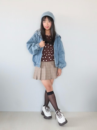 「Shoes in Closet(シューズインクローゼット)の【人気カラー再入荷中】☆かわいく盛れる 軽量 厚底 ボリュームソール ファスナーつき ミッドカット スニーカー 1929(スニーカー)」を使った、Neneneさん(キッズ・144cm)の秋コーディネート