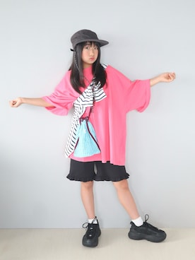 「LOWRYS FARM（ローリーズファーム）のフリルショートパンツ　 599475（その他パンツ、ブラック系）」を使った、Neneneさん（キッズ・142cm）の夏コーディネート