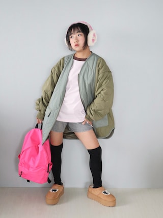「Shoes in Closet(シューズインクローゼット)の軽量厚底 もこもこファー メリージェーン ムートン スリッポン 6465(スリッポン)」を使った、Neneneさん(キッズ・144cm)の秋コーディネート