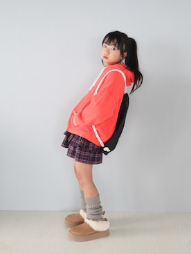 「アイテム（レッグウォーマー）」を使った、Neneneさん（キッズ・135cm）の秋コーディネート