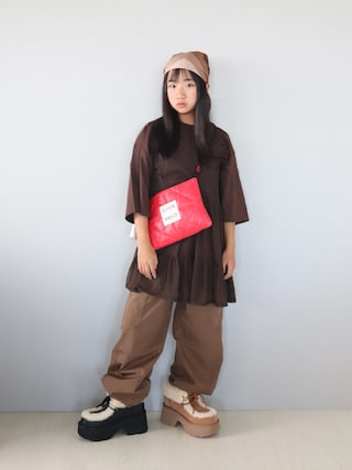 「CITEN(シテン)の【WEB限定】<CITEN>CITENパデッドサコッシュカラバリ(ショルダーバッグ)」を使った、Neneneさん(キッズ・142cm)の秋コーディネート