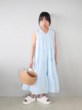 「LOWRYS FARM（ローリーズファーム）のボイルティアードワンピース　664895（ワンピース、ブルー系）」を使った、Neneneさん（キッズ・140cm）の夏コーディネート