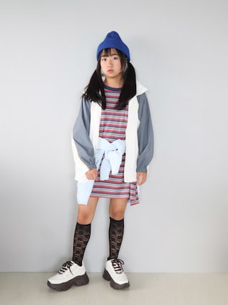 「LOWRYS FARM(ローリーズファーム)のマルチボーダーミニワンピース 1048914(ワンピース)」を使った、Neneneさん(キッズ・144cm)の秋コーディネート