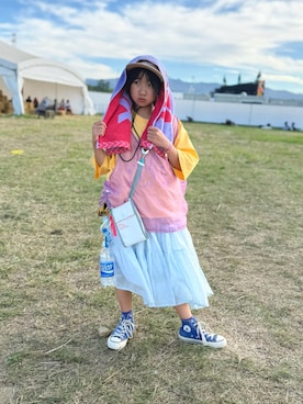 「アイテム（スニーカー、ブルー系）」を使った、Neneneさん（キッズ・142cm）の夏コーディネート