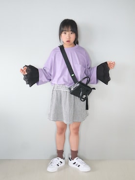 「LOWRYS FARM（ローリーズファーム）のソデレースプルオーバーＬＳ　643077（Tシャツ/カットソー、ブラック系）」を使った、Neneneさん（キッズ・140cm）の夏コーディネート
