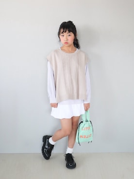 「ikka（イッカ）の【親子コーデ】サイドリボンニットベストセット（120~160cm）（ニット/セーター、ベージュ系）」を使った、Neneneさん（キッズ・140cm）の春コーディネート