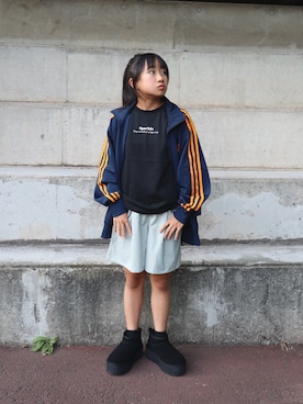 「アイテム（ジャージ）」を使った、Neneneさん（キッズ・142cm）の秋コーディネート
